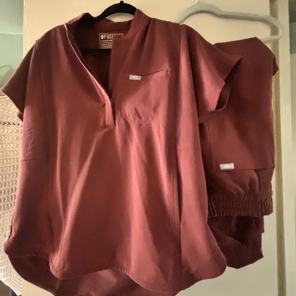 Figs scrubs set medium in walnut